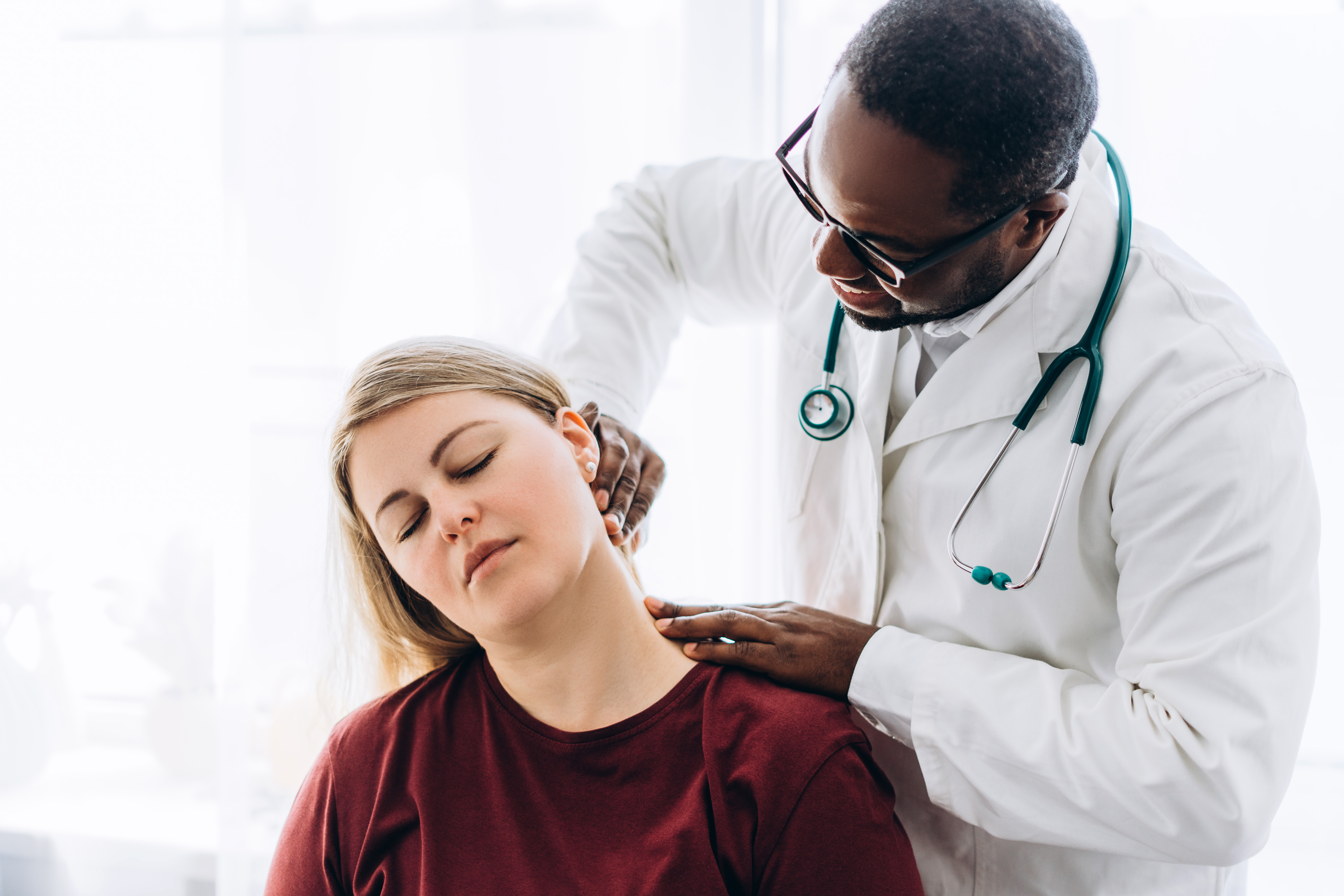 huisarts behandelt patient